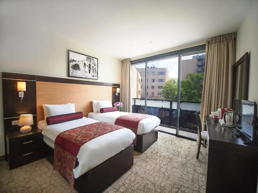 Classic Double room with balcony (twin beds)