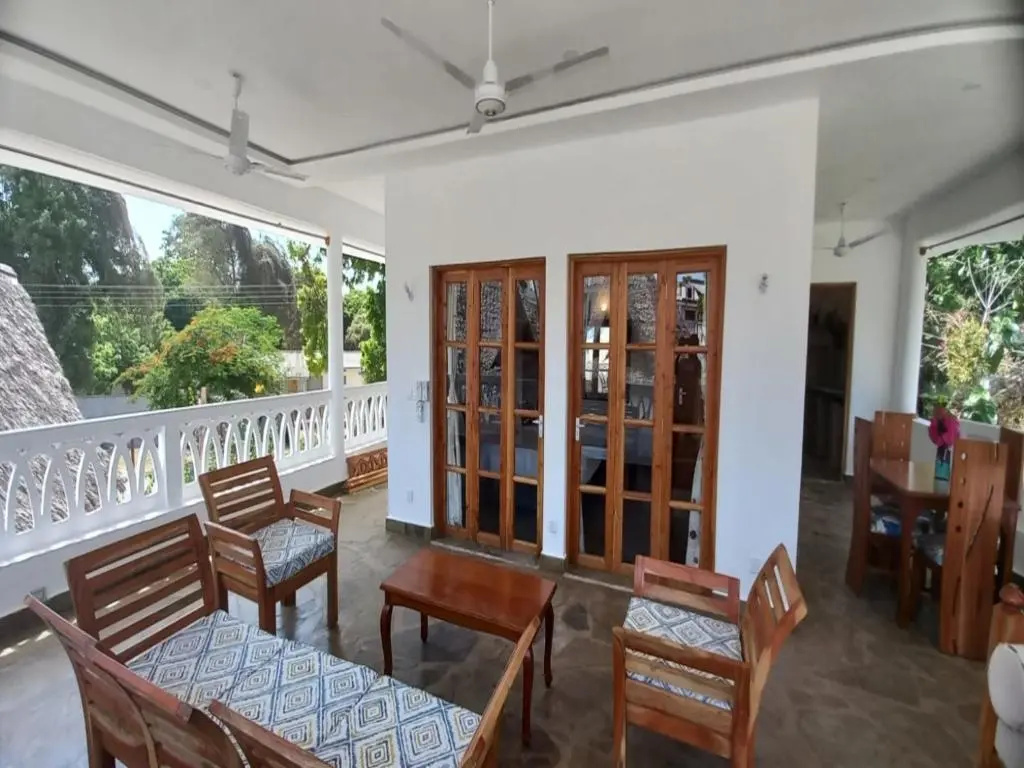 Luxury Cosy Villa Welcoming you by the Beach