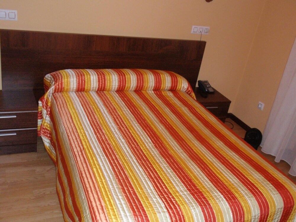 Hotel Favila Oviedo by null