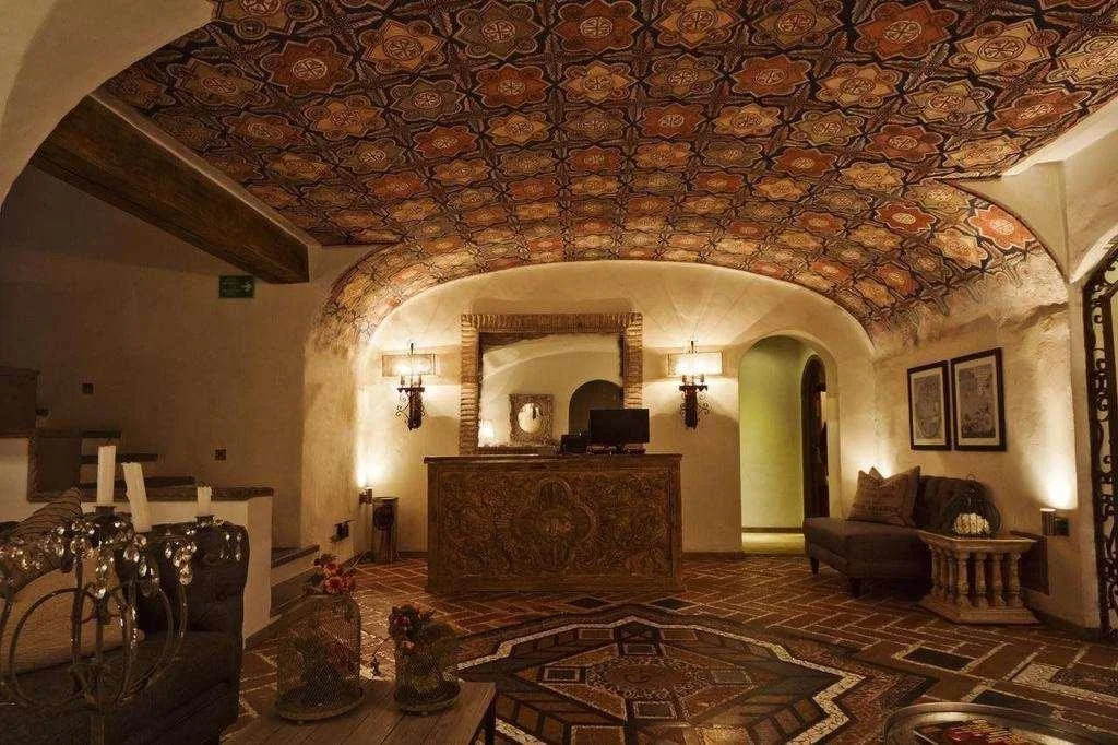 Lobby & Reception