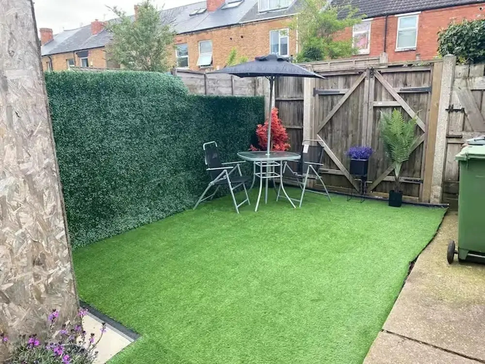 2br-sleeps3 -family Friendly -free Parking -garden