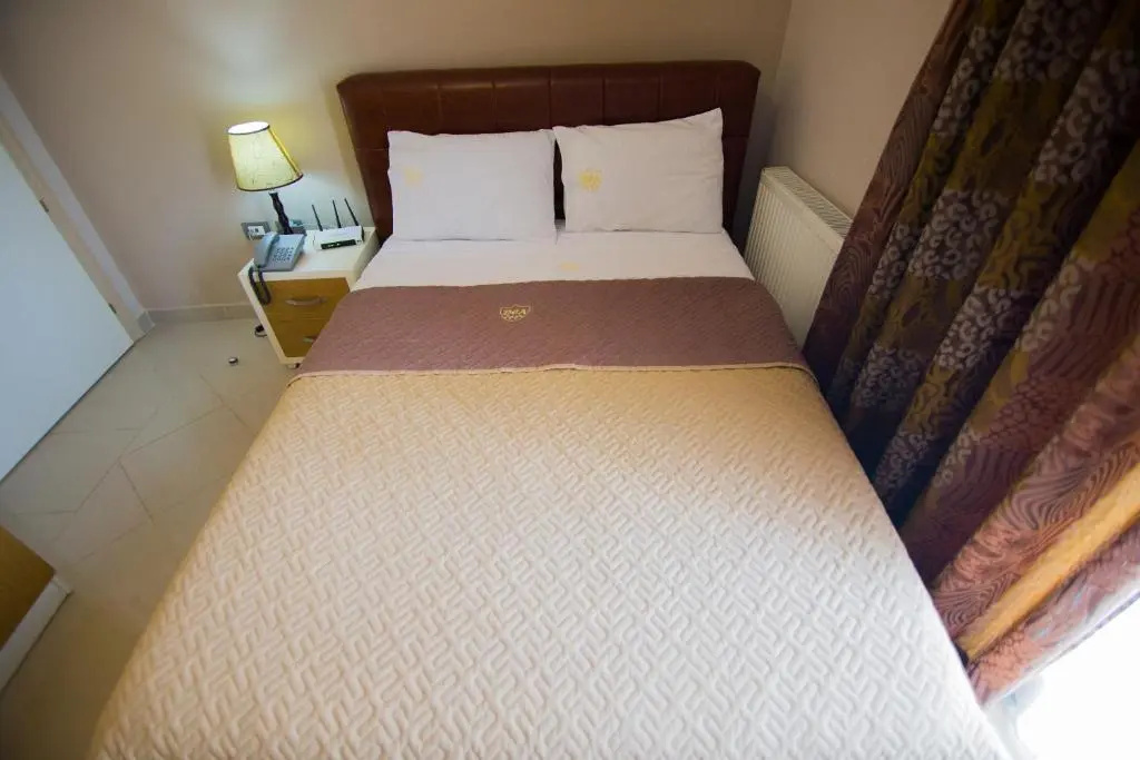 Deluxe Double room with balcony (full double bed)