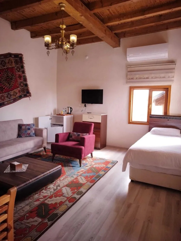 Deluxe Suite with river view