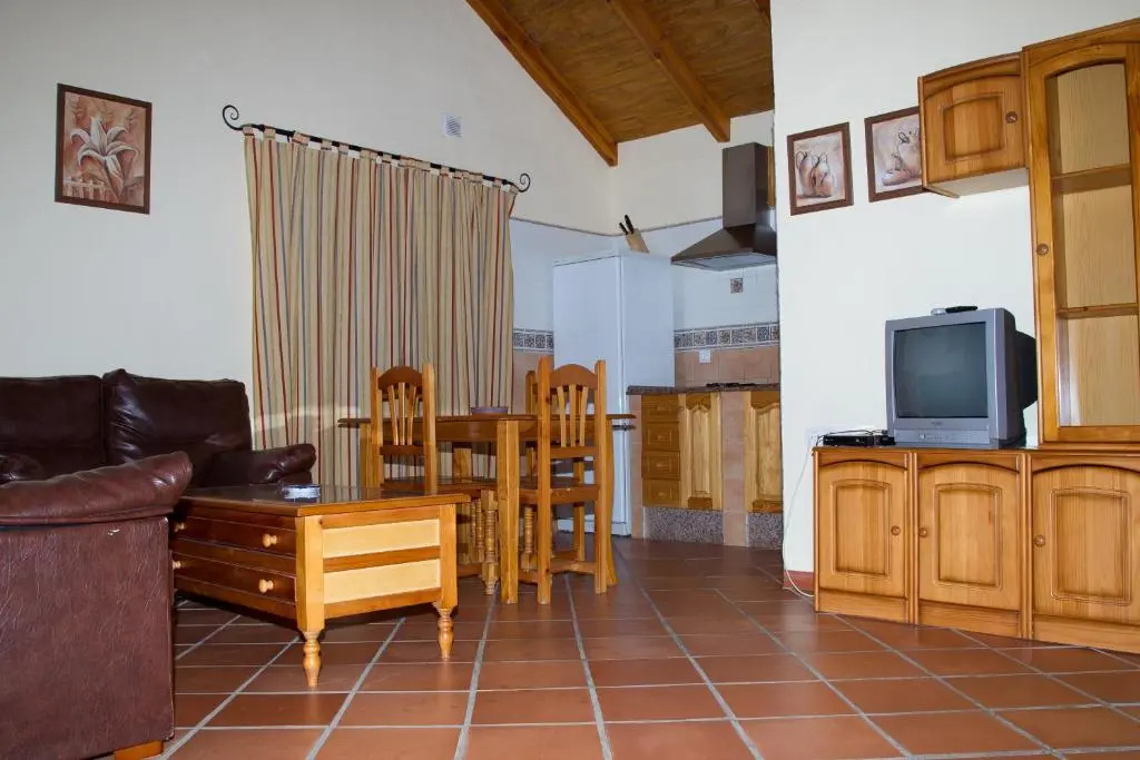 2 Bedrooms Bungalow