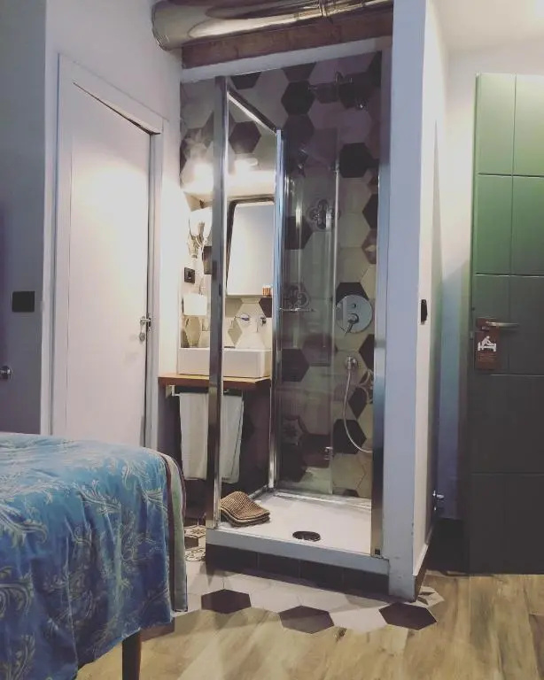 Economy room