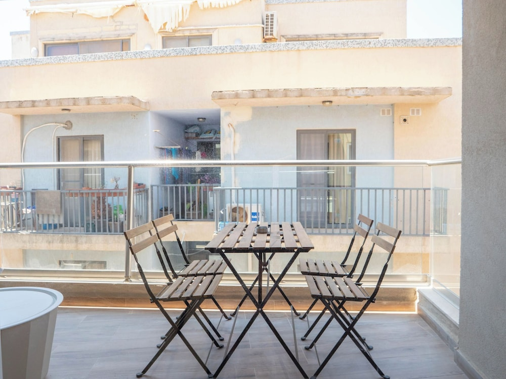 Ultra Modern Apartment off St Julian's
