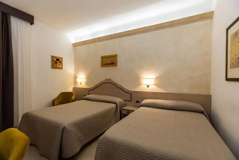 Classic Double room (twin beds)