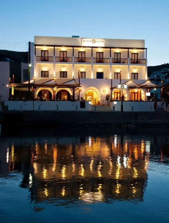 Chris Hotel