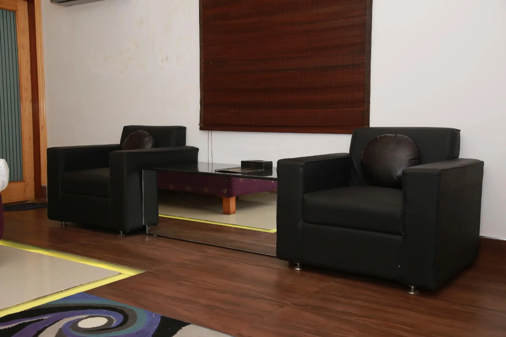 Deluxe Double room (full double bed)