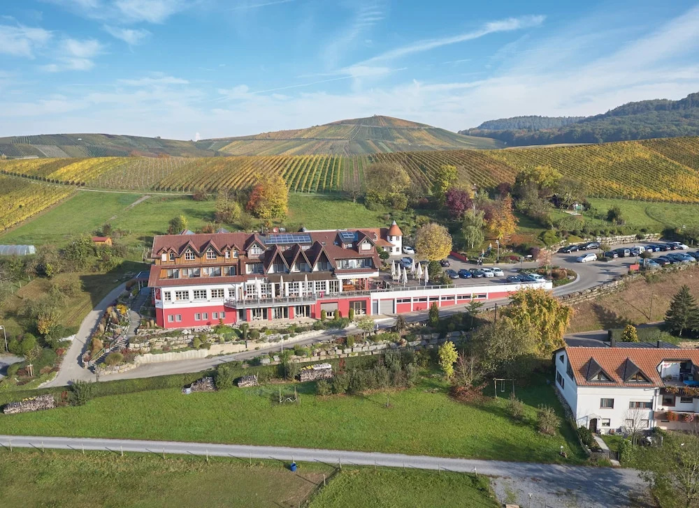 Hotel Wo Der Hahn Kräht