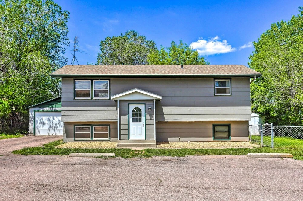 Charming Rapid City Apartment: Walk to Lake!