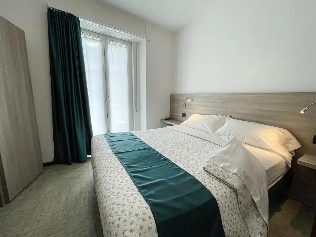 Standard Double room with balcony (full double bed)