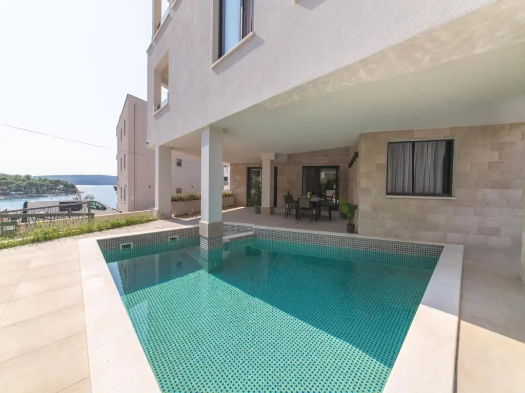 Luxury Villa Trogir 3 with private pool, jacuzzi and gym by the beach on Ciovo - Okrug Donji - фото 13