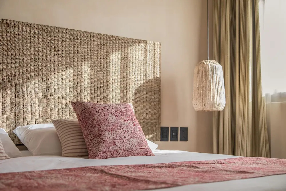 4 Bedrooms Luxury Apartment with garden view