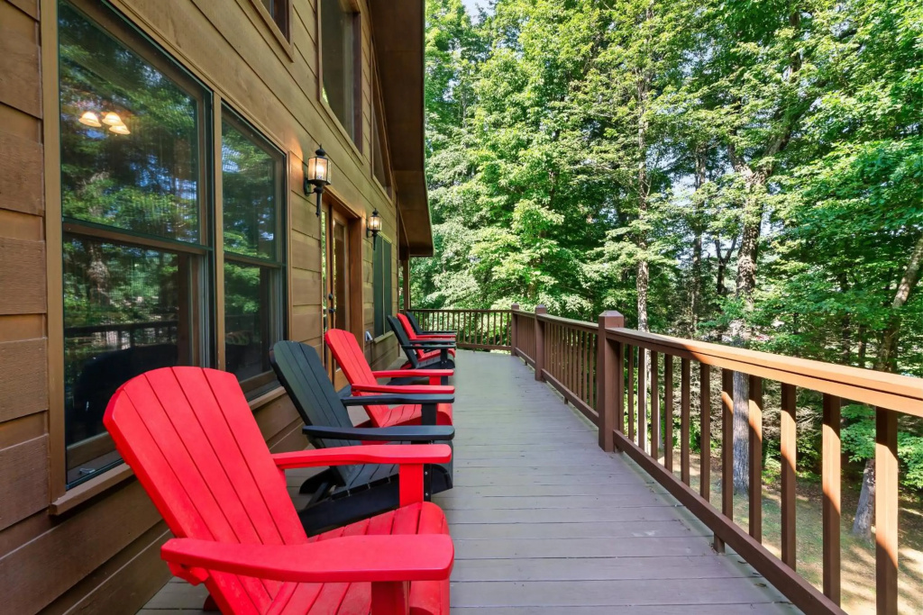 New! Private Cabin with Hot Tub 3/3 w/Game Room! Wears Valley