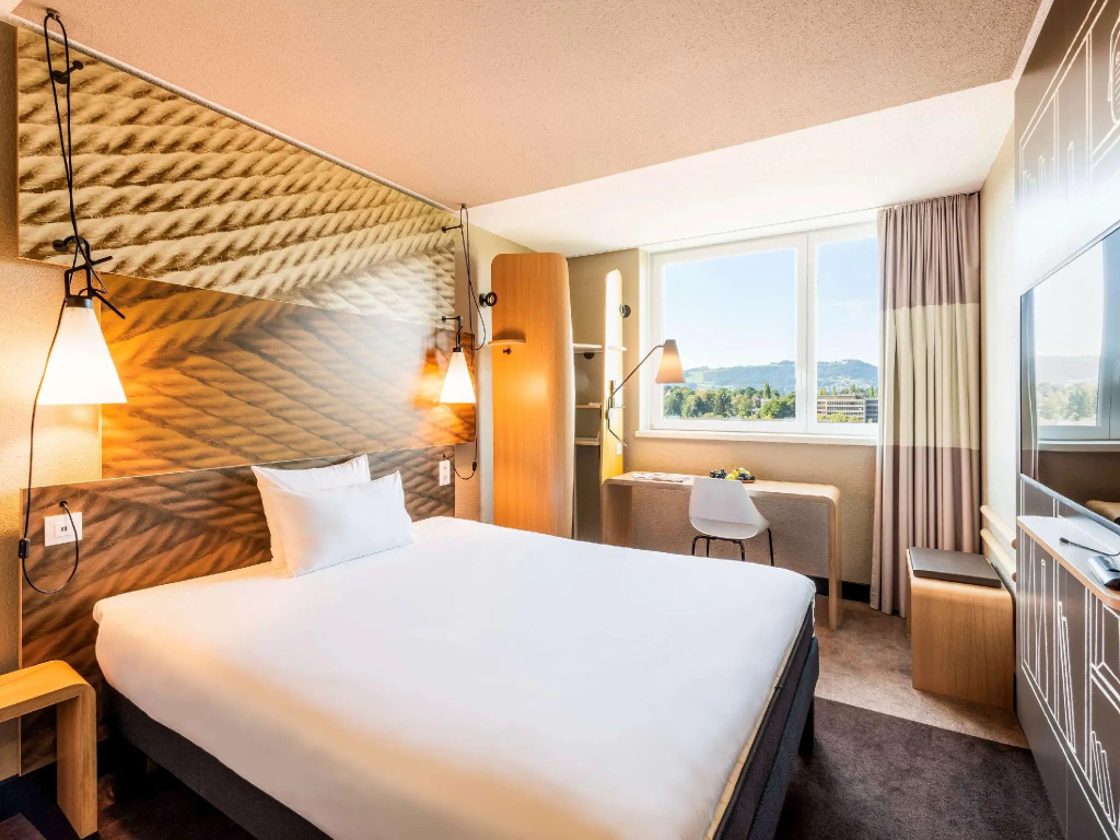 Double room (full double bed)
