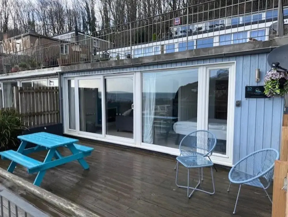 Sea View - 1min to Beach - Dog Friendly - 4 Guests