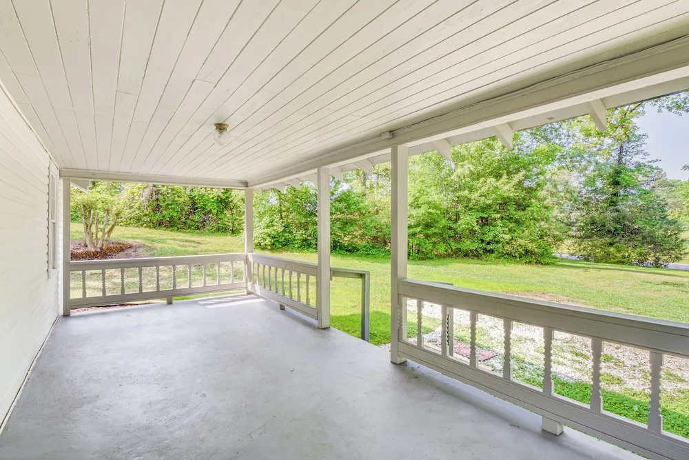 Seneca Vacation Rental w/ Grill Near Lake Hartwell