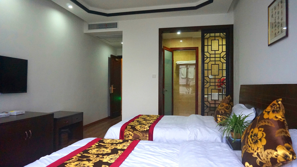 Yixian Longsun Hotel