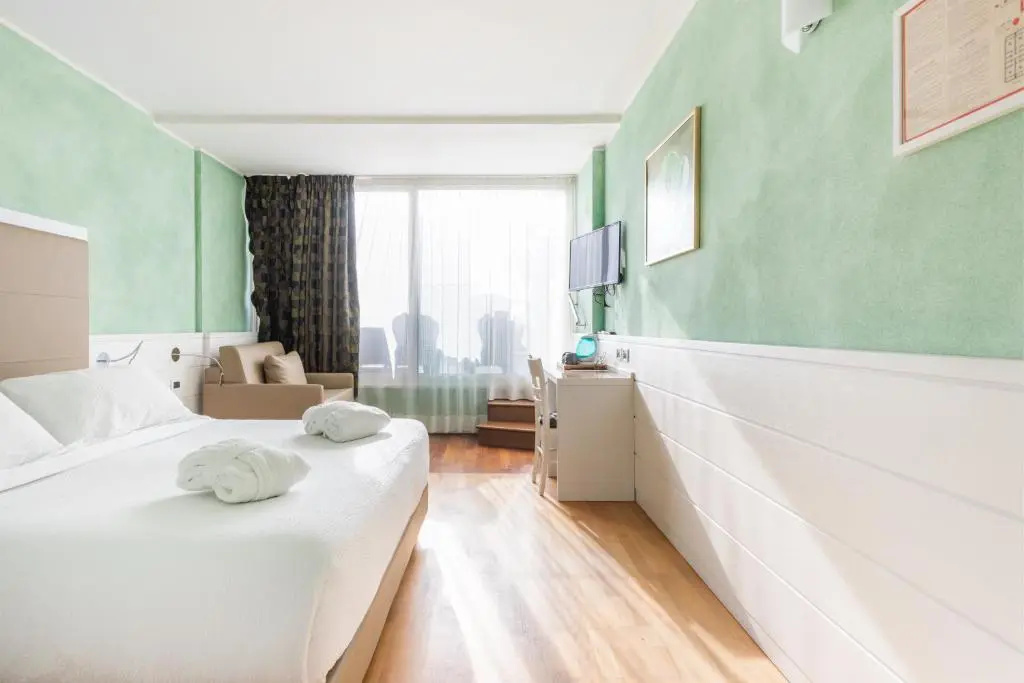 Superior Double room (full double bed)