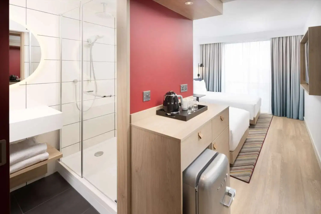 Hampton by Hilton Rochdale Room Type - SUPER KING ROOM