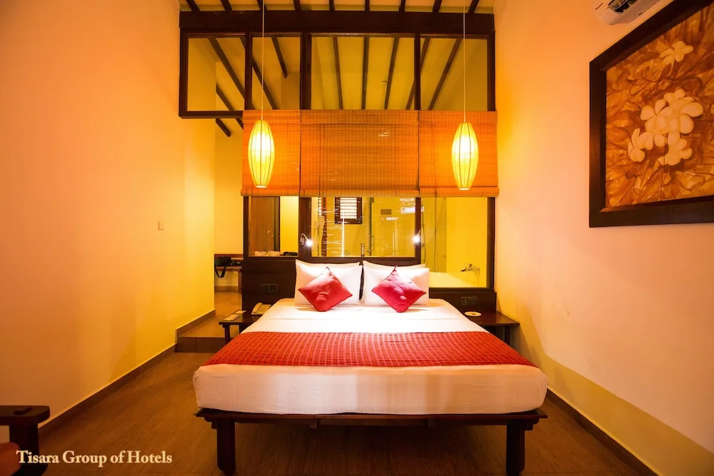Deluxe Double room beachfront (full double bed)