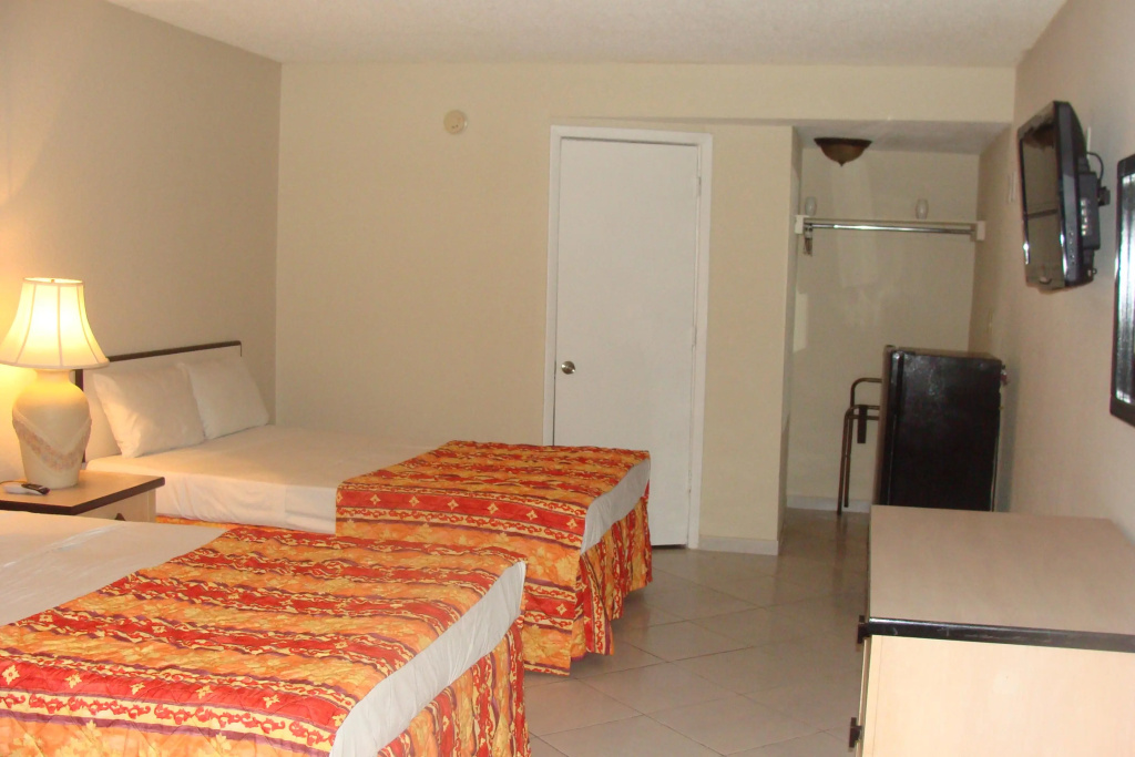Sevilla Inn - Near Medieval Times — 3