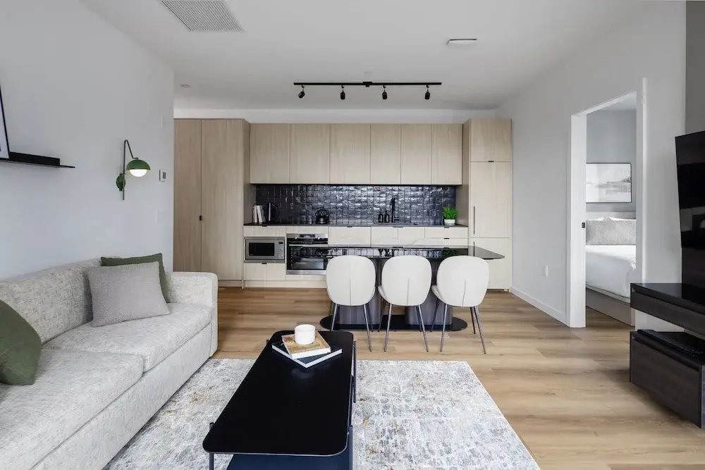 2 Bedrooms Apartment