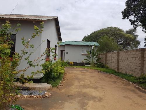 Отель Marsy Lodge в Каломо