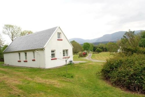 Killarney Lakeland Cottages image