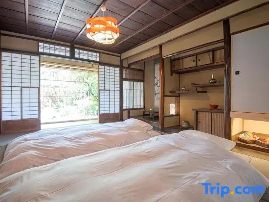 2 Bedrooms Cottage