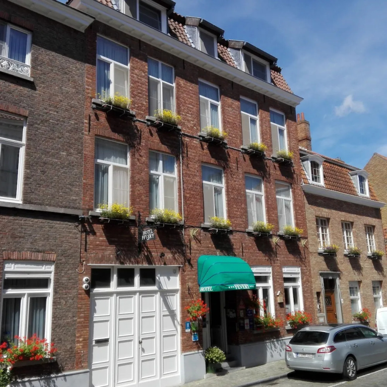 1 Bedroom Economy Double room with city view (full double bed)