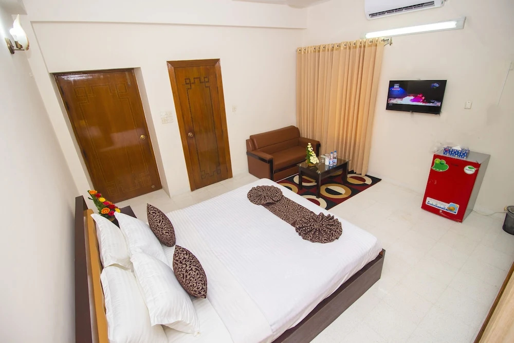 Deluxe Double room (full double bed)