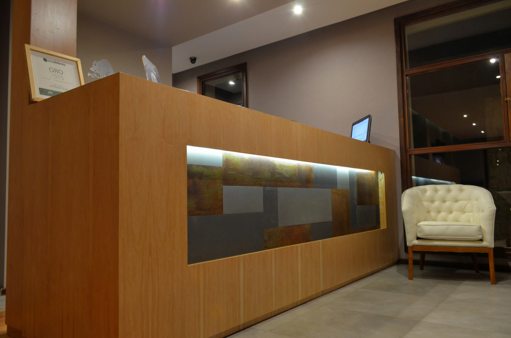 Lobby & Reception