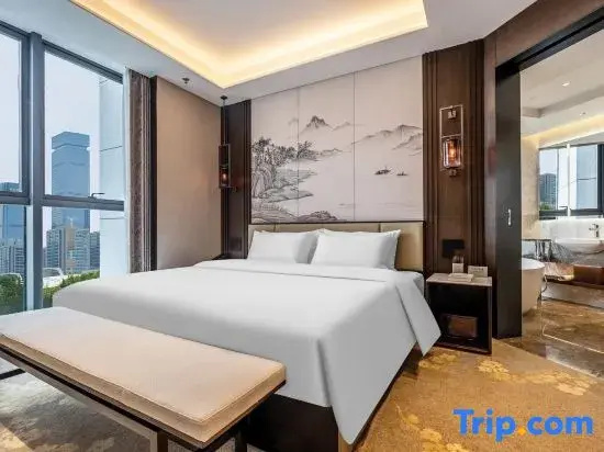 Executive Suite with city view