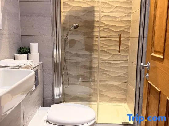 Signature Water Street Suite
