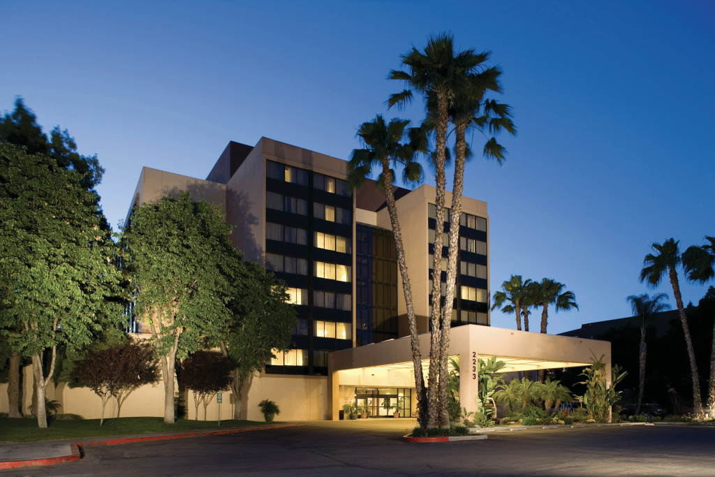 DoubleTree by Hilton Fresno Convention Center