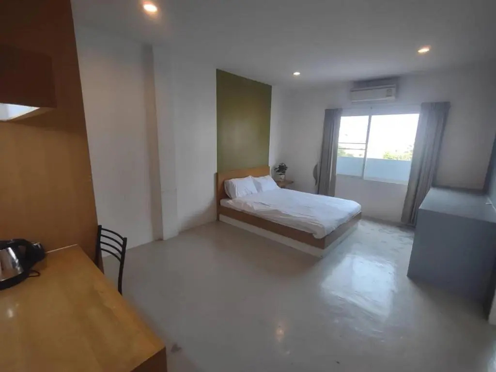 Economy room