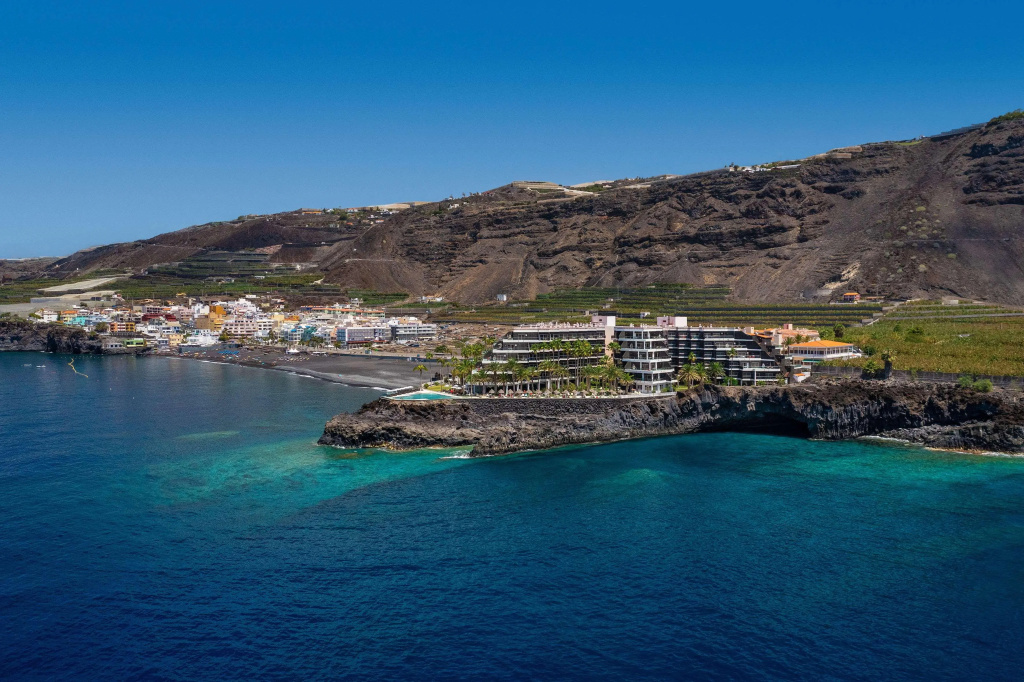 Beach & Waterfront