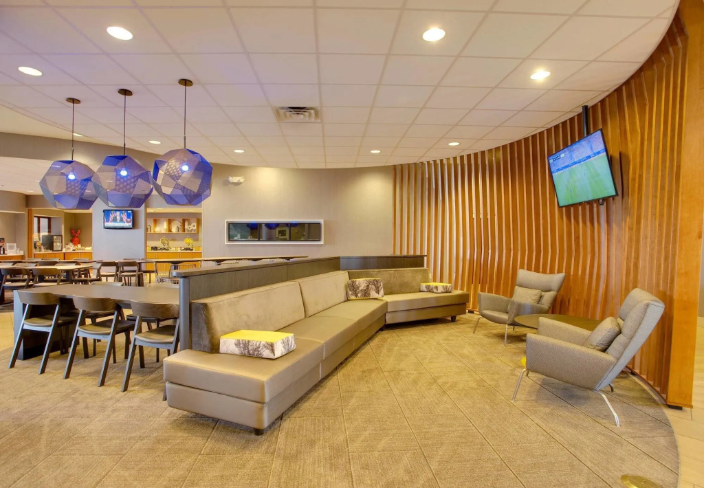 Springhill Suites by Marriott Lawrence - 4