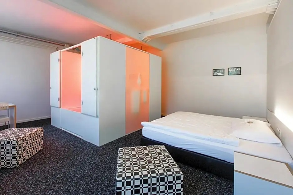 Comfort room