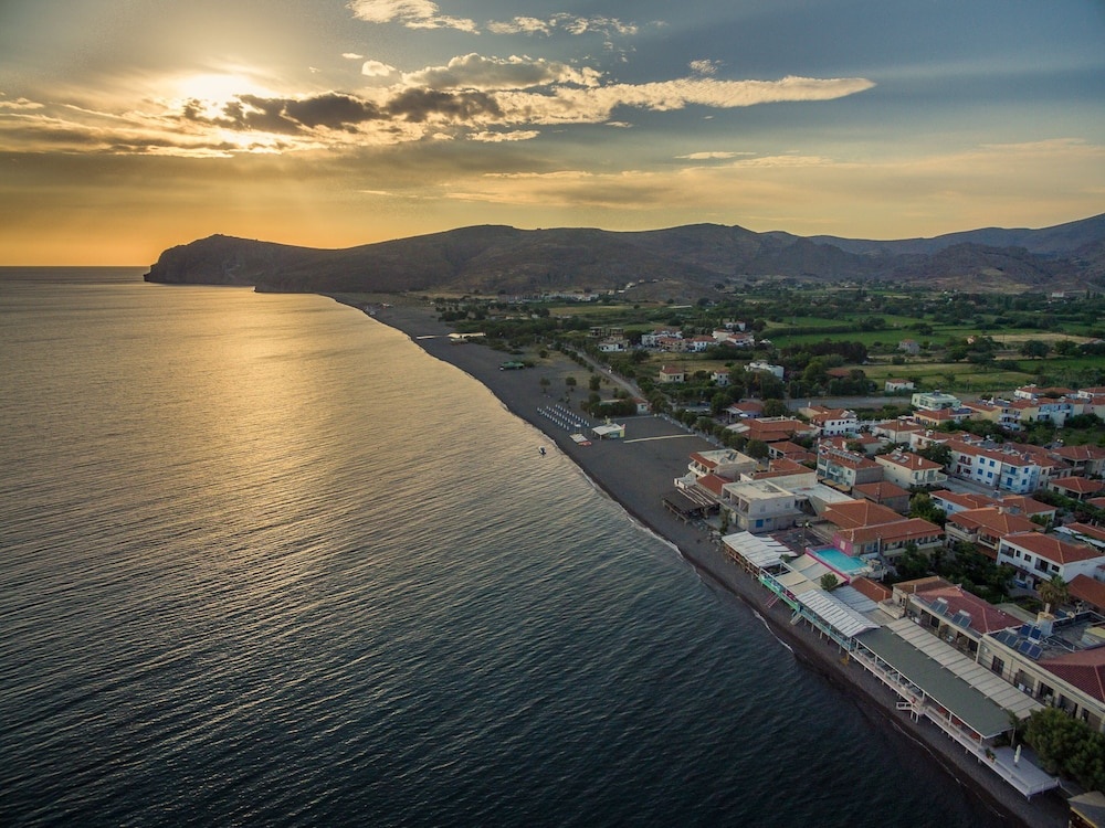 Beach & Waterfront