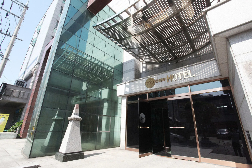 Noblesse Hotel