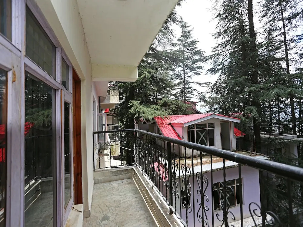 OYO 9103 Home 4BHK Pinewood Valley