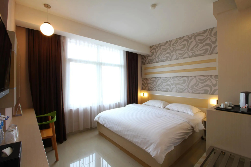 Deluxe Double room (full double bed)