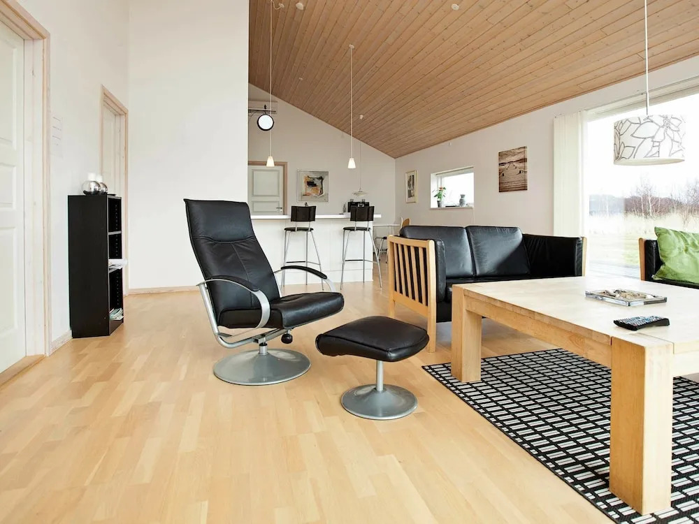 Alluring Holiday Home in Rødby With Whirlpool - фото 12