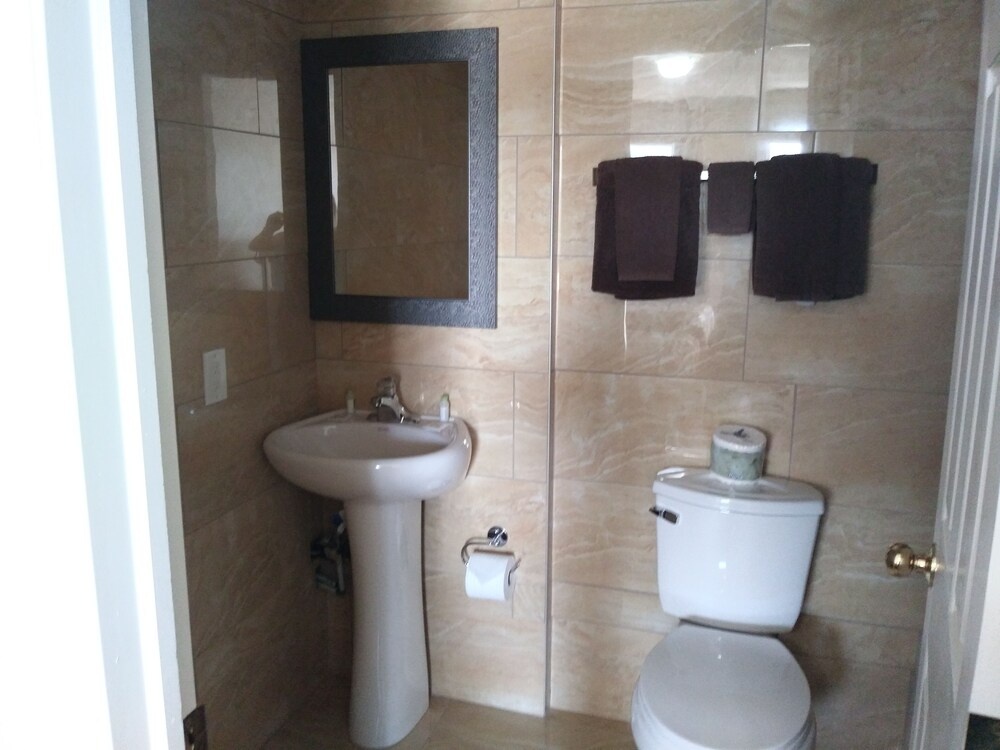Standard Quadruple Basement room