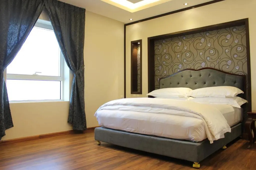 Deluxe Double Suite full double bed