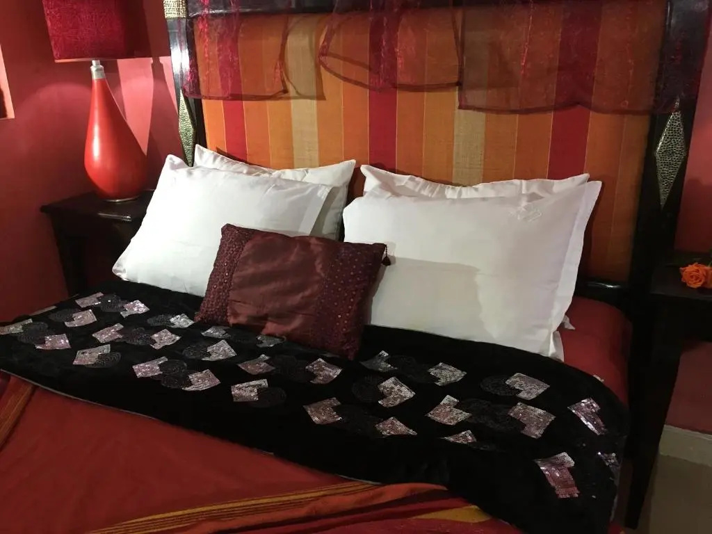 Deluxe Double room (full double bed)
