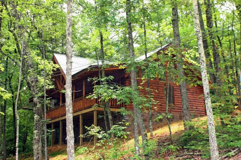 Whispering Winds 2 Bedrooms 2 Bathrooms Cabin